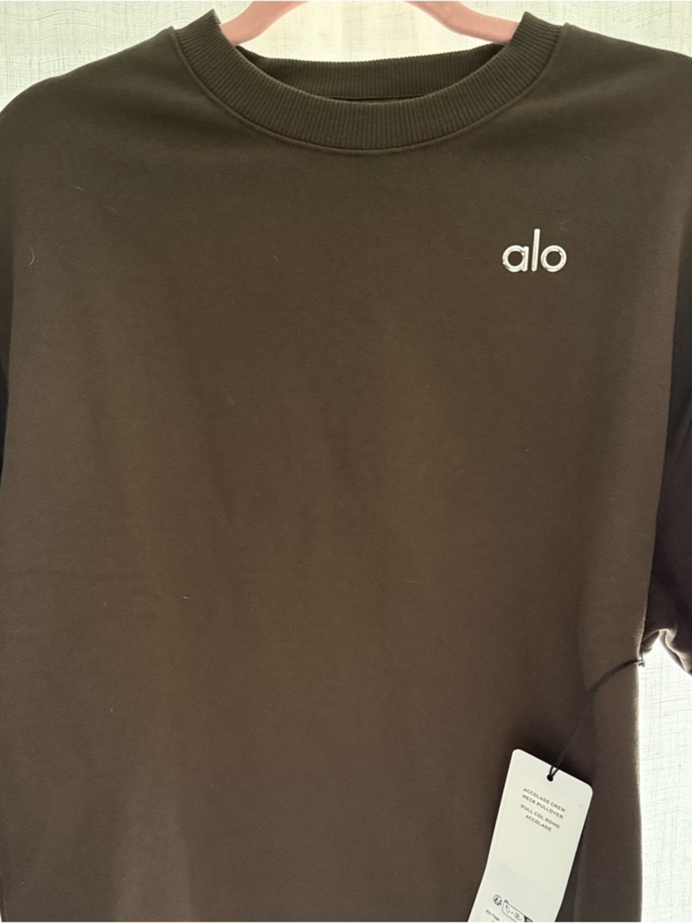 Authentic w/receipt - ALO Yoga Accolade Crew Neck Pullover XS